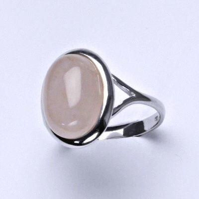 Čištín Stříbrný prsten přírodní kámen růženín T 1454 m