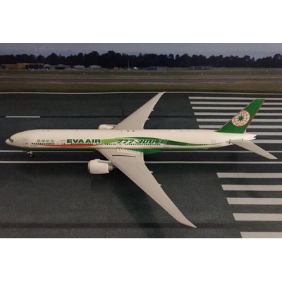 Phoenix B777-35EER EVA Air 2005sWaving Ribbon Colors 1:200