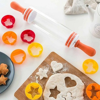 Комплект точилка и 9 форми за рязане на сладки (0198656)