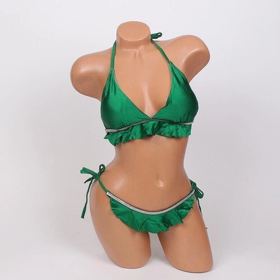 Дамски бански в зелено с къдрички и сребриста лента