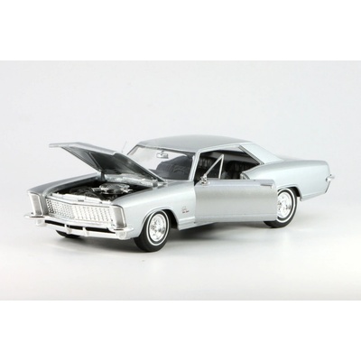 Buick Riviera Gran Sport stříbrná 1965 Welly 1:24