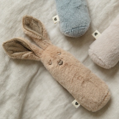 BIBS Kangaroo plyšová hrkálka