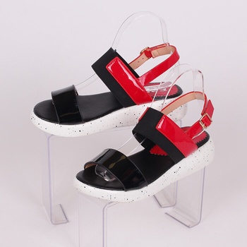 Лачени сандали в черно и червено с бяла подметка на пръски