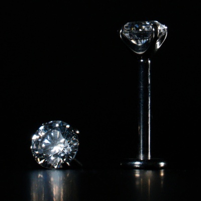 CryptoEshop Titanový koncovka - Čirý zirkon s vnitřním závitem 8 mm P413-098