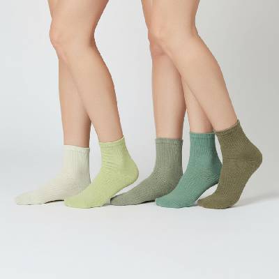 Комплект дамски чорапи в зелено - 5 чифта