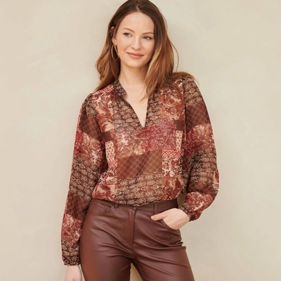 Halenka se stojáčkem a nabíranými rukávy voál s patchwork potiskem béžová/čokoládová
