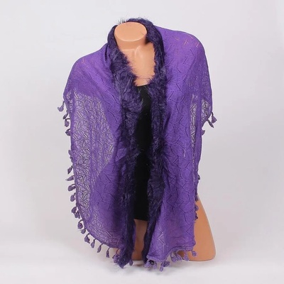 Дамски шал в лилаво с пухче