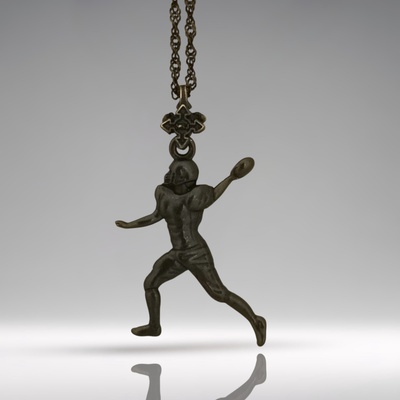 Американски футбол - Мъжки спортен медальон от сребро 925 с оксидирано покритие - Ръчно изработено бижу талисман за спортисти и фенове - Идеален подарък за играч, треньор или почитател - ssj