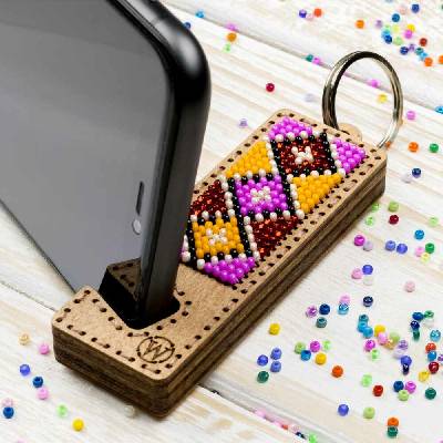 Wonderland Crafts Korálková vyšívací sada Stojan na mobil růžový