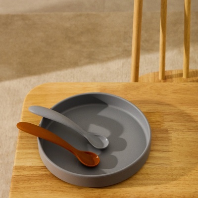 Kave Home Lili dětský příbor oranžová/modrá/světlá