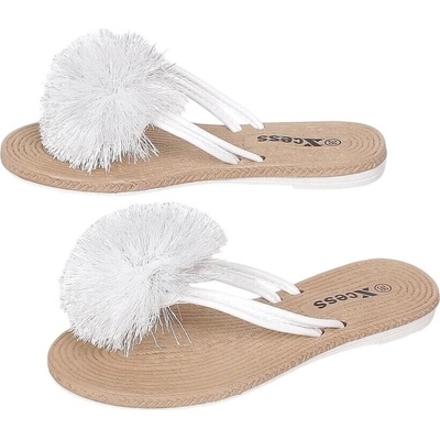 Ежедневни чехли в бяло с понпон