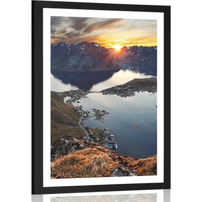 Plakát s paspartou okouzlující horské panorama se západem slunce - 60x90 black