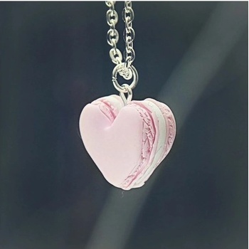 Prosperk Řetízek s přívěskem fimo srdíčková makronka S1056