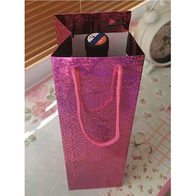 Darčeková taška na alkohol 33 x 10 x 9 cm holografická ružová