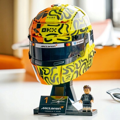 LEGO® Editions 43023 Helma Lando Norris z týmu McLaren Mastercard F1®