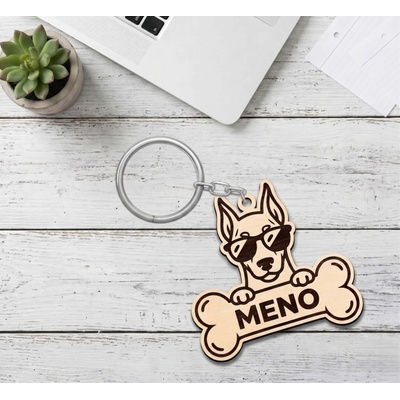 Prívesok na kľúče Karls DESIGN Drevená pes s menom Doberman