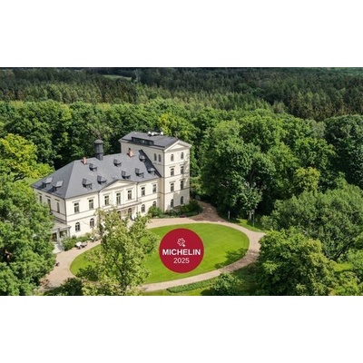 Romantická noc na úchvatném Chateau Mcely***** s polopenzí a privátním wellness pro 2 osoby