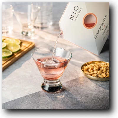 NIO Cocktails Cosmopolitan 22% 0,1 l (darčekové balenie kazeta)