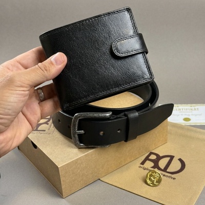 Černý kožený set ROYAL EXCLUSIVE peněženka se zapínáním + pásek s monogramemm