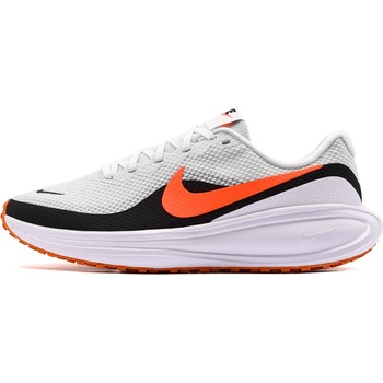Nike Revolution 8