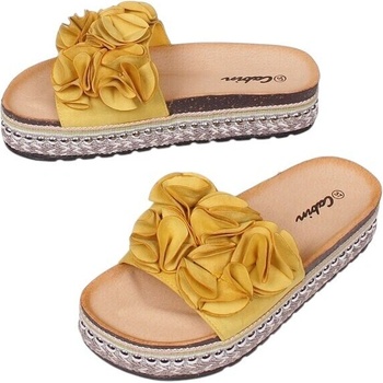 Чехли в жълт цвят с ефектна декорация