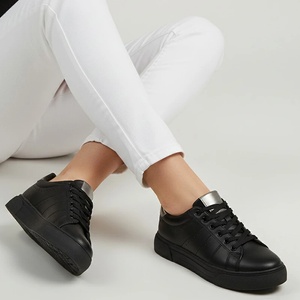  Сникърси W138769 Black