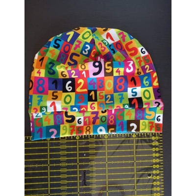 čepička s broučky