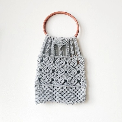 Macramé kabelka světle šedá