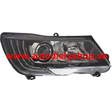 Škoda SUPERB II 5/2013- predné svetlo BI-XENÓN D3S+H7 pravé /HELLA/