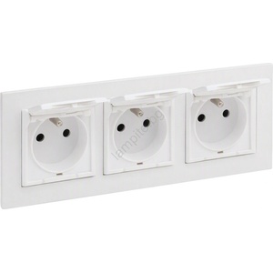 Legrand - Тройна външна домашна розетка с рамка NILOE STEP 250V IP44 бяла (LR0051C)