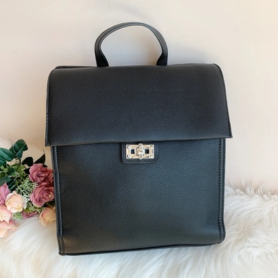 Кожена раница с три прегради Черна Модел 9028