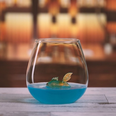 drink Skleněná sklenice na y se zlatou rybkou 550 ml