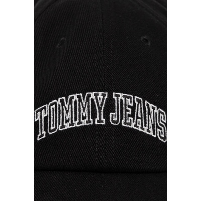 Tommy Jeans Памучна шапка с козирка Tommy Jeans в черно с апликация AW0AW16992 (AW0AW16992)