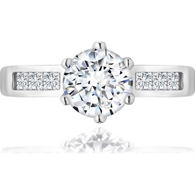 Šperky eshop zásnubní prsten ze stříbra 925 čirý zirkon v kotlíku zdobená ramena SP44.20