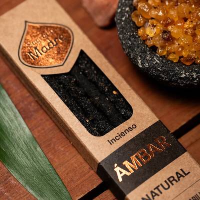 Sagrada Madre vonné tyčinky Natural Amber, 30g