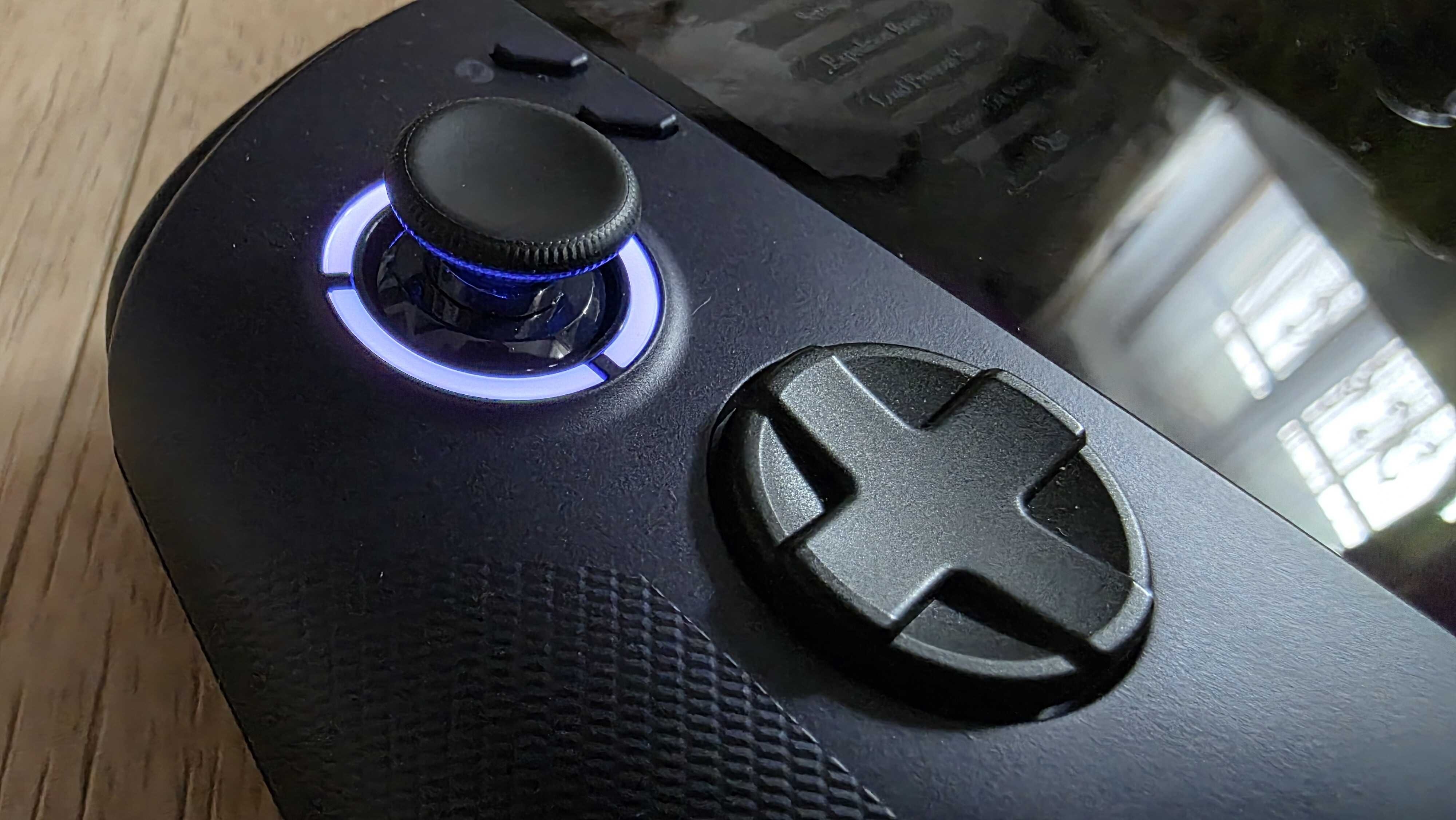 Joysticky s Hallovým efektom v konzole Lenovo LEGION Go S