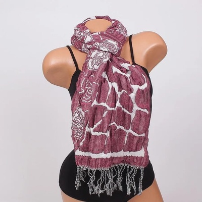 Дамски шал в розово и бяло с рози