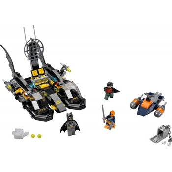 LEGO® Super Heroes 76034 Naháňačka v prístave s Batmanovým člnom