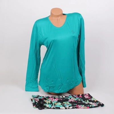 Дамска пижама в смарагдово зелено и черно с цветя