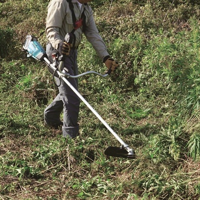 Makita UR016GZ
