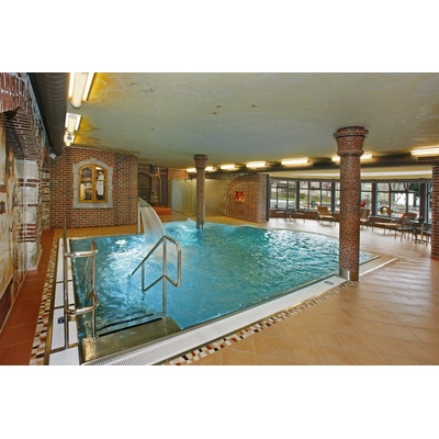 Pobyt v pivních lázních Chodovar s neomezeným wellness a masáží pro dva včetně polopenze