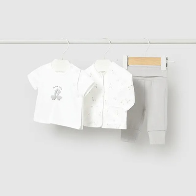 Mayoral Суичър в бяло, бяла тениска и сив спортен панталон за новородено бебе Mayoral