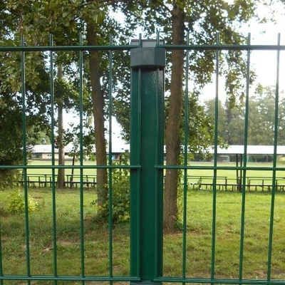 Plotový stĺpik BRAVO poplastovaný 1500 mm bez predvŕtaných otvorov | štvorcový profil 60 × 60 mm | zelená RAL 6005