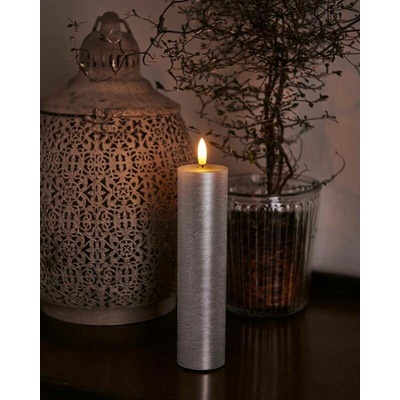 SIRIUS Vosková LED sviečka Sille, 20cm, strieborná, priem. 5 cm