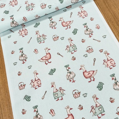 Bavlněné plátno vaflovina, utěrkovina / štola na metráž 703023/29477-2, husy kuchaři, světle modrá, š. 50cm (látka v metráži)