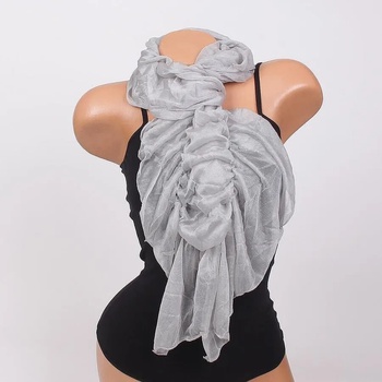 Image 1 of Моден дамски шал в светлосиво с набран ефект