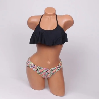 Ефектен дамски бански в черен и шарен десен - чашка В