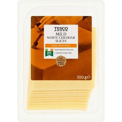Tesco Prírodný zrejúci plnotučný tvrdý syr cheddar plátky 200 g