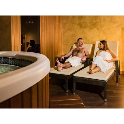 Malé privátní spa pro 4 osoby