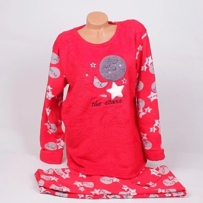 Макси поларена пижама в червено с кръгчета и звезди